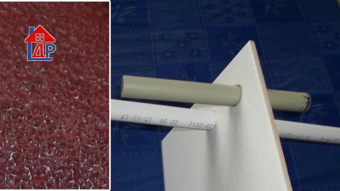 שני חורי האריחים עשויים עם נייר זכוכית