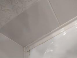 לינולאום על הקירות בחדר האמבטיה במקום אריח: תקציב ומהיר מסיים ללא תפרים, עובש