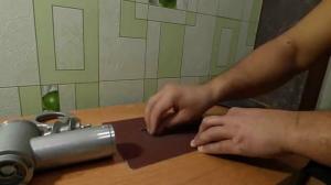 כיצד לחדד משחיז סכינים עבור 1 דקה